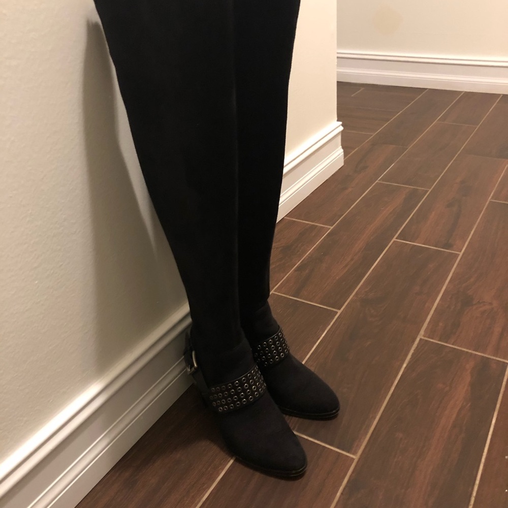 Michael Kors black Brody Suede Boots with box. - Picture 5 of 11